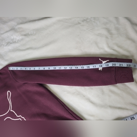 PUMA Ladies Sweatshirt. Burgundy Size Medium - Picture 8 of 11